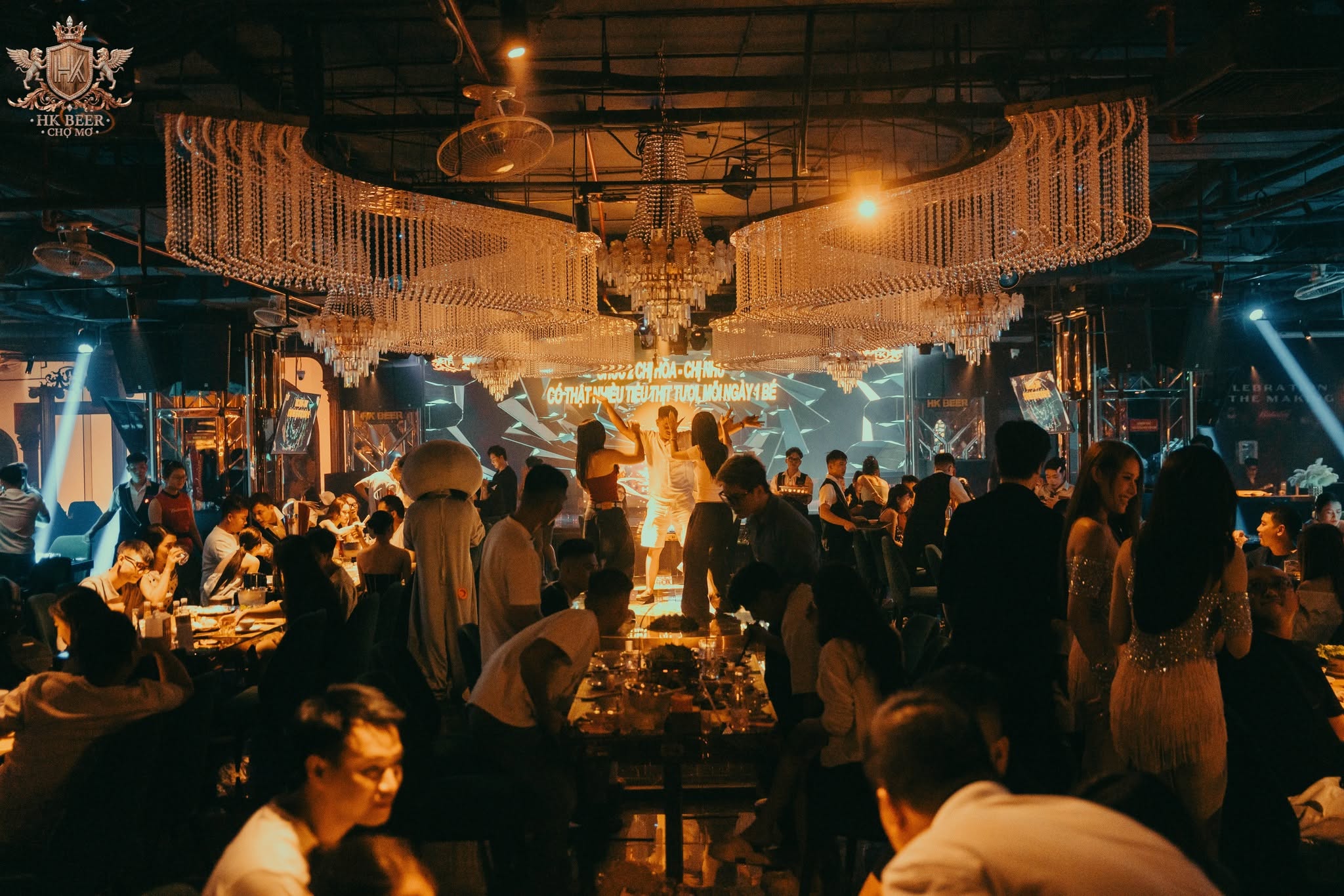 Địa điểm tổ chức tiệc công ty, Year End Party lý tưởng tại Hà Nội